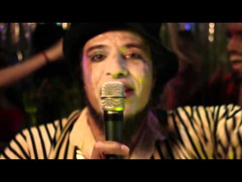 O Teatro Mágico - Deixa Ser