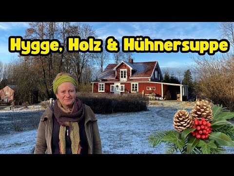 Waldhaus-Zauber: Autarkie & Weihnachts-Roomtour im roten Heim