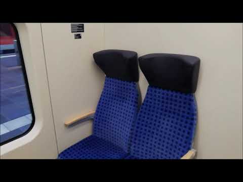 Innenraum von einen neuen Fahrzeug des Pesa Link Zug (BR633) auf der Dreieichbahn