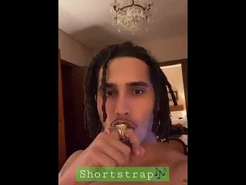 Matue dando o verdadeiro um, dois no baseado 🍁🥐