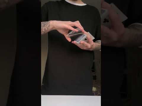 Kickflip Card Flourish (Variation 3) #cardistry #shorts #magic #cards #фокусы #фокусыскартами