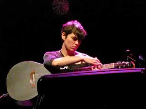 13/15 Kaki King - Magazine + intro (The Fire Eater?) @ CTE, Estarreja, Portugal (14/04/2012)