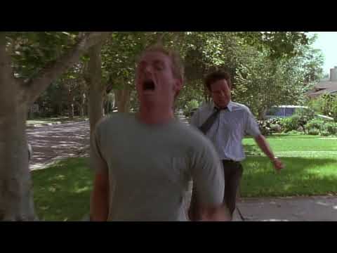 Malcolm|Hal persigue a Francis por la emancipación (Latino)