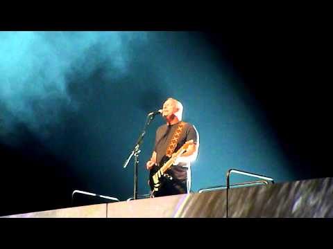 Roger Waters - Comfortably Numb With David Gilmour Zoomed In