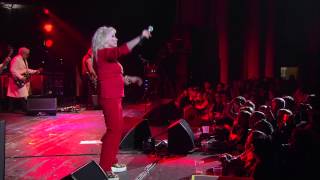 Blondie Plays &#39;A Rose By Any Name&#39; At The NME Awards 2014