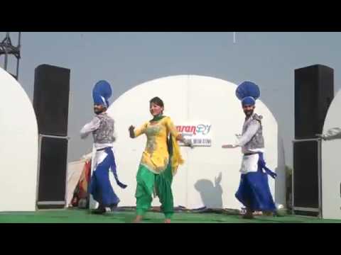 Awesome bhangra. Nachdi ne mitra de nal nachna..9779014342