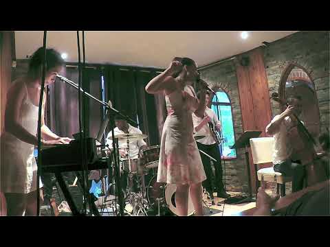 Audrée Alexandrine - Mon Lit (live)