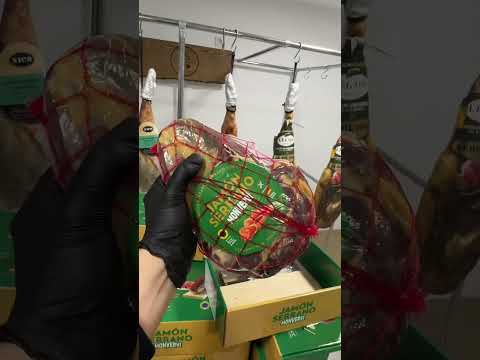 Хамон Serrano Monvervi без кости 1,8-2 кг с подставкой и ножом - фото 1 - id-p2493098982