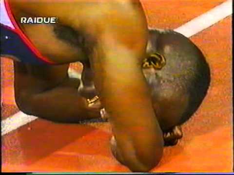 Michael Johnson 19.32 WR - Atlanta 1996 Giochi Olimpici (commento originale in italiano)