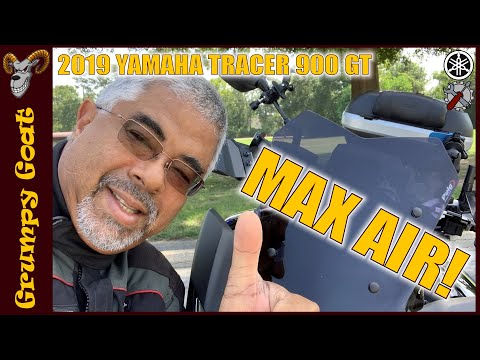 Puig 9724F Racing Windscreen Maximum Airflow - Installed and Road Tested | 2019 Yamaha Tracer 900 GT