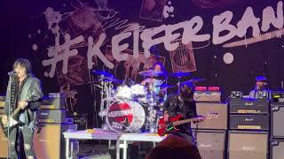 Cinderella’s Tom Keifer “bad seamstress blues/fallin’ apart at the seams” Schaumburg IL 8/31/25