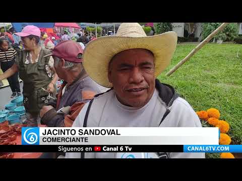 Video: Tianguis tradicional de día de muertos en Ozumba, Edomex