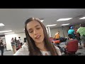 Samantha Siqueiros saluda a Mica - grabando “Regalos de Navidad” (Telemundo)
