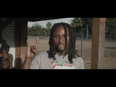 Dikey Feat Marcuss Possible - Terrain Bleu (Clip Officiel)