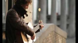 Suena una canción - Rosa López  (Con Subtítulos)