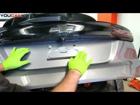 2017-2023 Chevrolet Bolt EUV: How to Remove and Install the Rear Closure Applique Panel