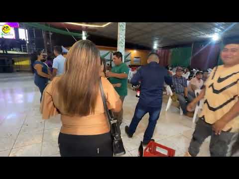 4Anv. de Res. Paceños en Riberalta. PASANTES: Miki Reynaldo Salazar M. y Sra. María Elena Chuquimia