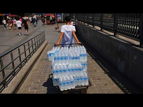 Video Thumbnail: Faktencheck: Verbietet die EU Mehrfachpackungen mit Wasserflaschen?