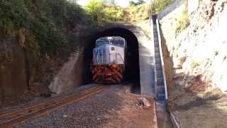 preview picture of video 'Dupla de Dasch- 9 da vli saindo do tunel de tambau- sp.'