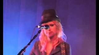 Dawn Kinnard (Lean To The Glass @ iTunes Festival)