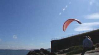 preview picture of video 'Paragliding play time Broughty Ferry Castle P1'