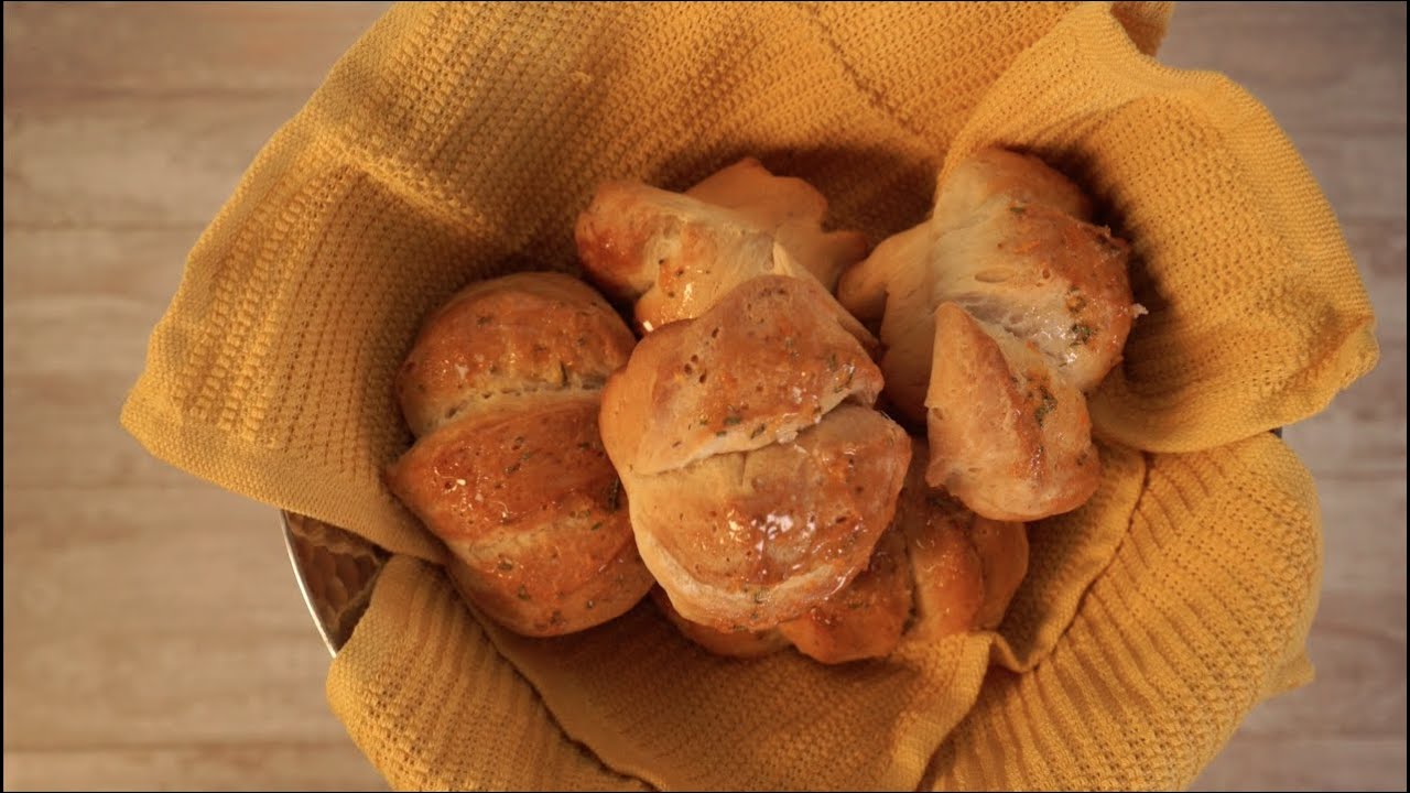 Unbeatable Honey Butter Pull-Apart Roll Recipe for Thanksgiving