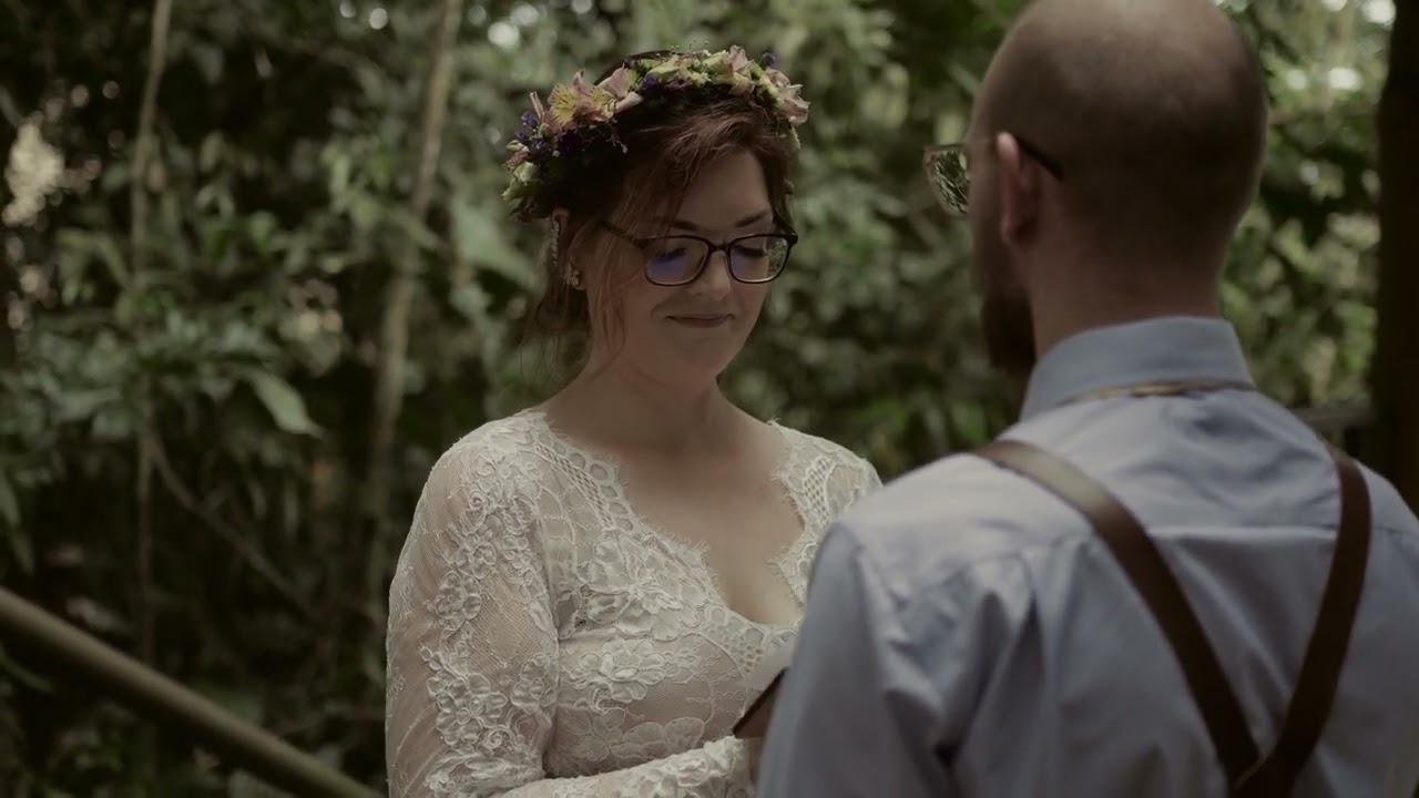 Elopement in the Beauty of Arenal • Julianne + Steven - Mil Besos Costa Rica