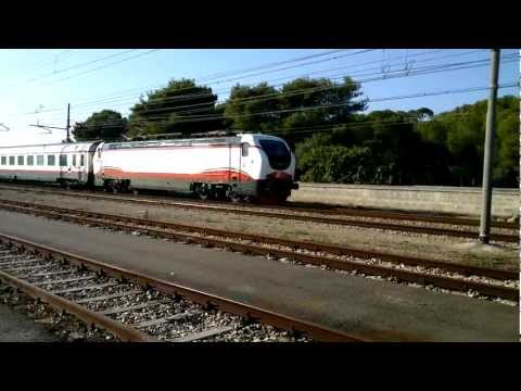 E402b livrea freccia bianca