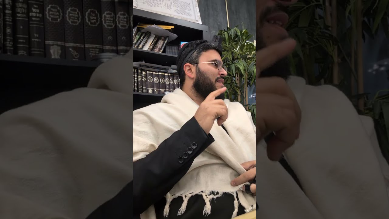 הלכה יומית - פתיחת גגון של עגלה (אוהל עראי) בשבת | הרב אברהם ביטון 