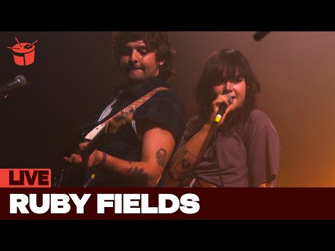 Ruby Fields covers Britney Spears 'Toxic' (Splendour In The Grass 2019)
