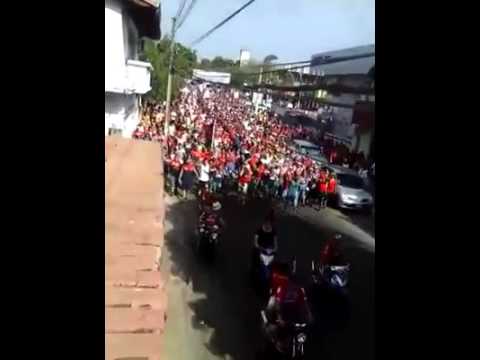 "Salida de la plaza y comando desde 5ta" Barra: La Plaza y Comando • Club: Cerro Porteño • País: Paraguay