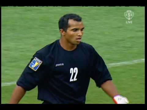 Stuart Holden assists on Clarence Goodson's goal vs. Honduras (7-23-2009)