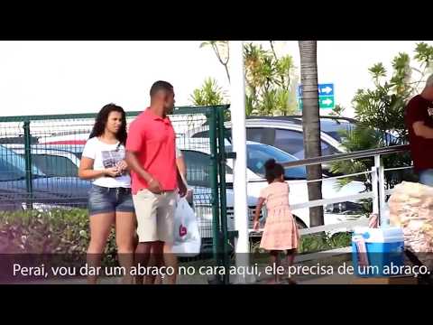 Ex Morador de rua faz teste social para o programa Bom de papo.