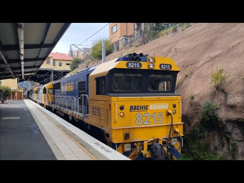 Manildra Grain Train Hauled by Four Pacific National 82 Class Locomotives