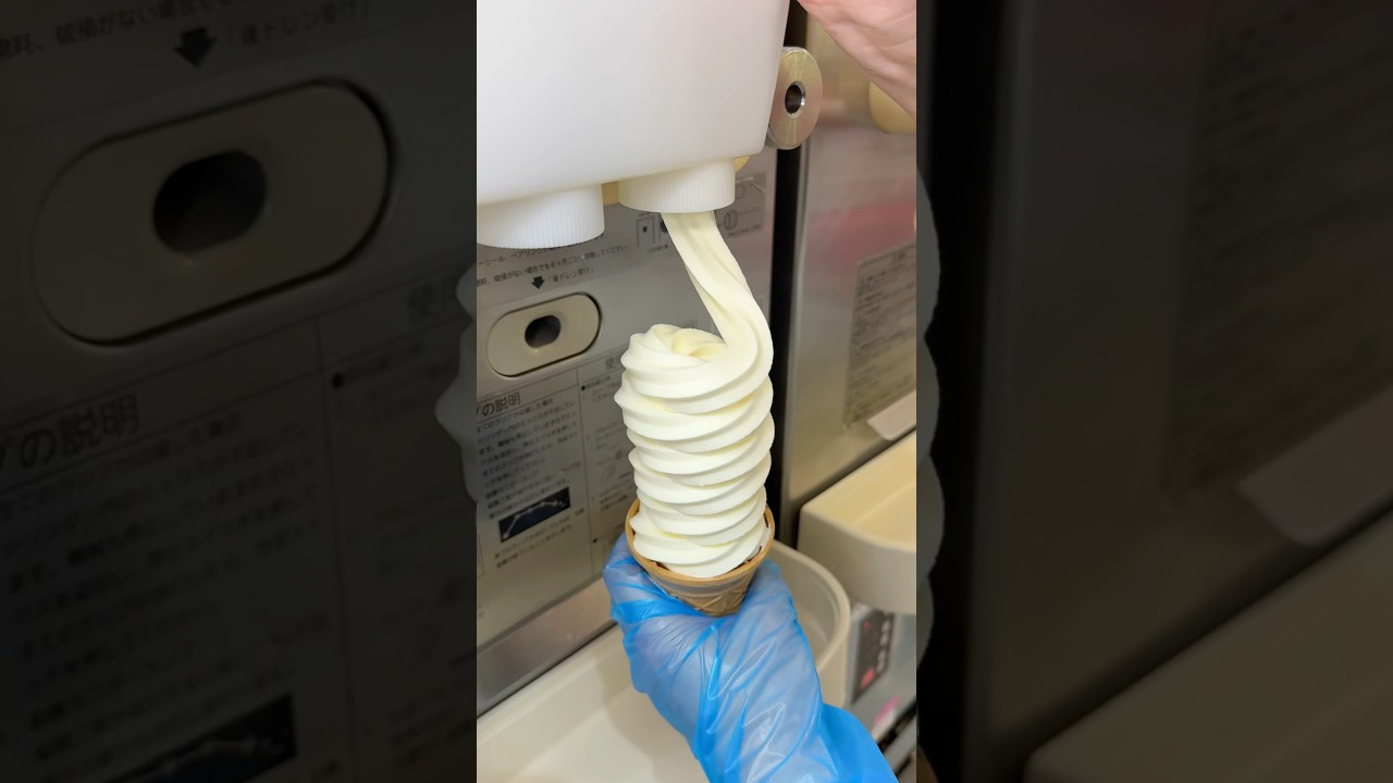 お箸で食べる7段ソフトクリーム #japanesefood