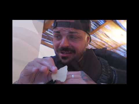 Ecco a voi come è nato il MEME CASARECCIO