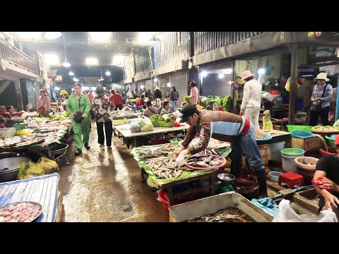 What Can You Find At This Busy Market? Cambodia |4k