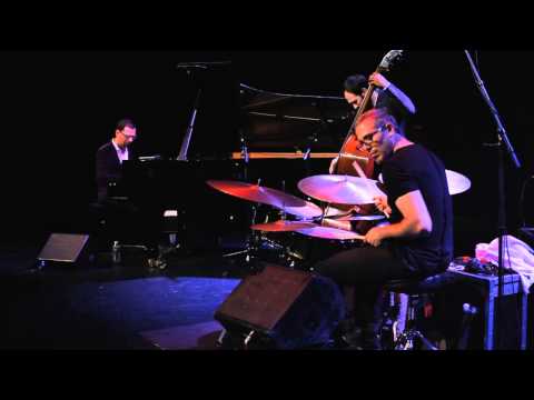 JAZZ SUR SON 31/ 16 OCTOBRE 2013 Omer Klein Trio