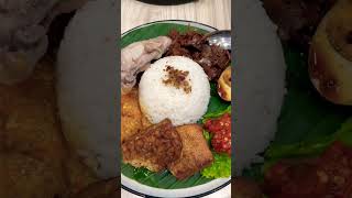 Download lagu Kembang Kawung, paket gudegnya enak, tempatnya nyaman #foodreview #kulinerkhasindonesia mp3