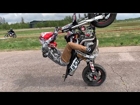 12 vuotiaan stunt lupauksen Teemu Suomelan minicrossin teippaus.