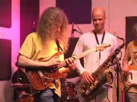 Hide And Seek - Guthrie Govan