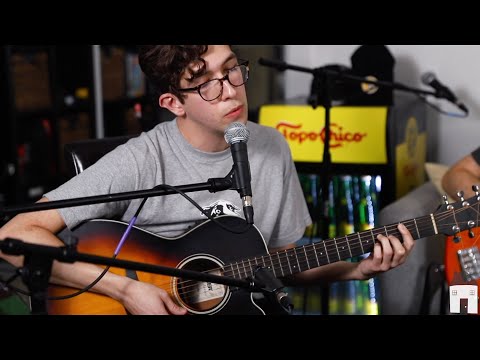 Ricky Montgomery / The Honeysticks - Out Like A Light (Live)