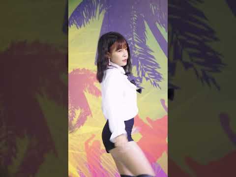 Rozey cover Red Velvet (Munich/FANCAM) : MBK Happy Summer Cover Dance 2021