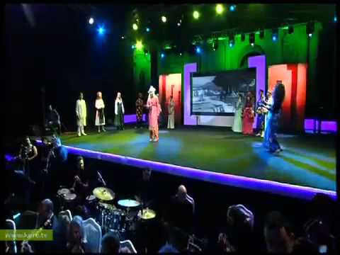 Şafak Türküsü - İndaneziyadaki Turk Litseyinin telebesi Rahmi Amalianin ifasinda