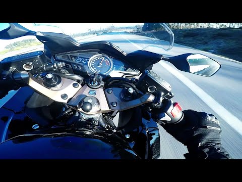HONDA VFR800F V4 VTEC - Highway Full Throttle