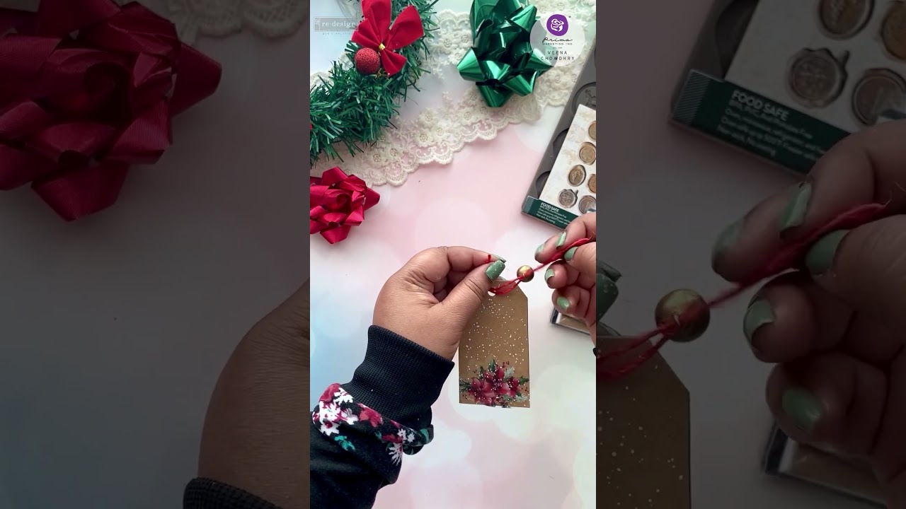 Easy Christmas Tag Tutorial by DT Member Veena!