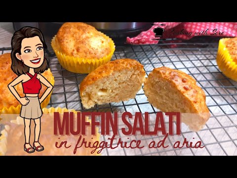 Muffin salati con prosciutto e formaggio in friggitrice ad aria