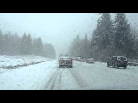 Snow driving on Snoqualmie Pass