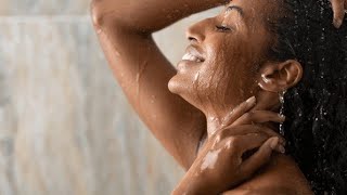 Bakulubokka, Omukazi muweweta bwoti nga muli mukyiyigo 