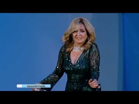 Googoosh-Medley Nemiad (English Subtitle) live in Hollywood Bowl LA 2018. گوگوش- مدلی کیه کیه